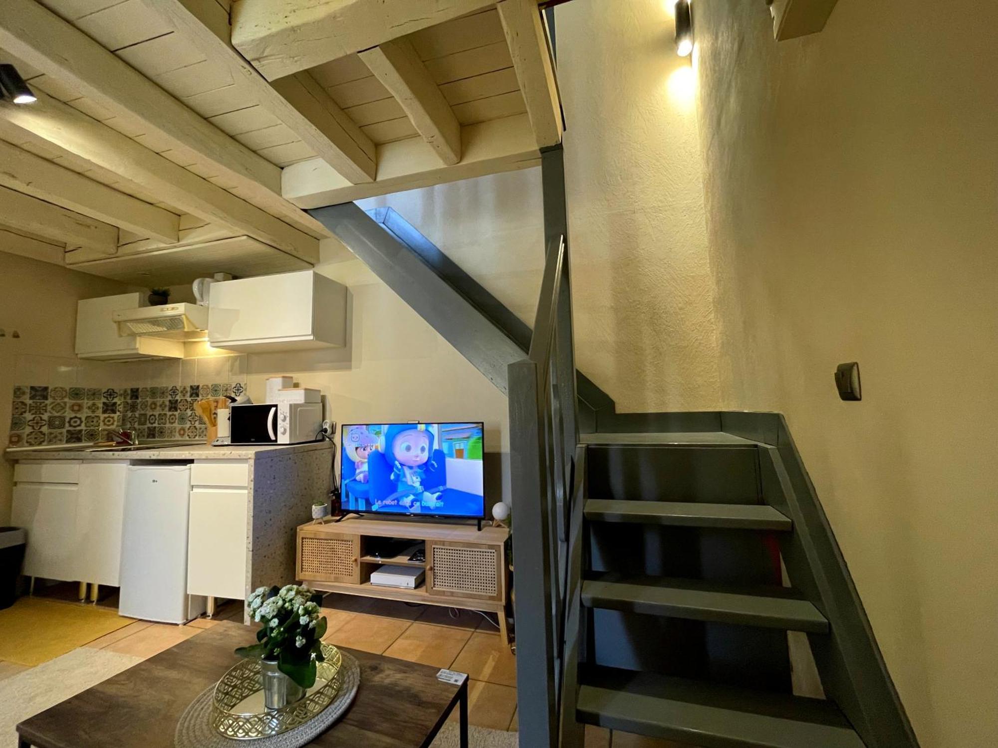 "Sainte Valiere", Appartement Calme Sur Cour Privative, Nevers Exteriör bild